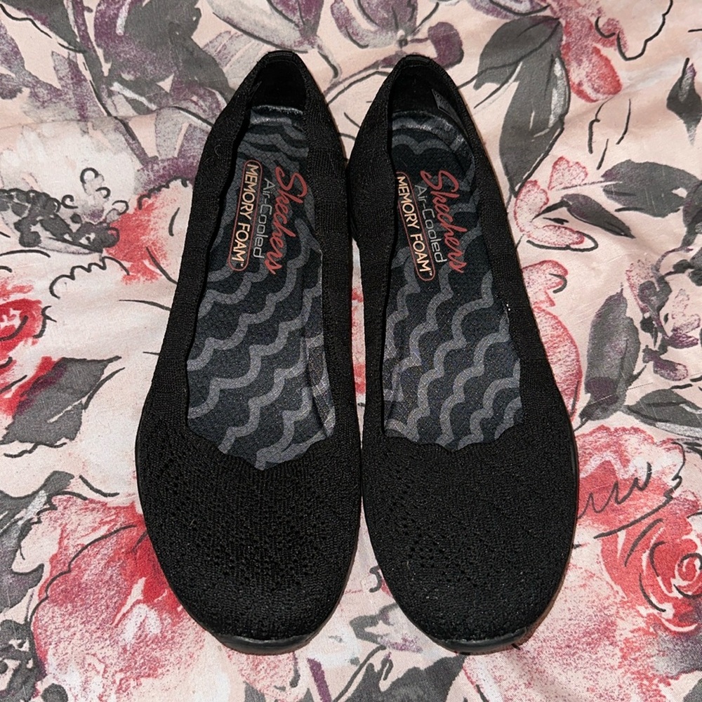 Skechers Air-cooled Memory foam Black size 7.5